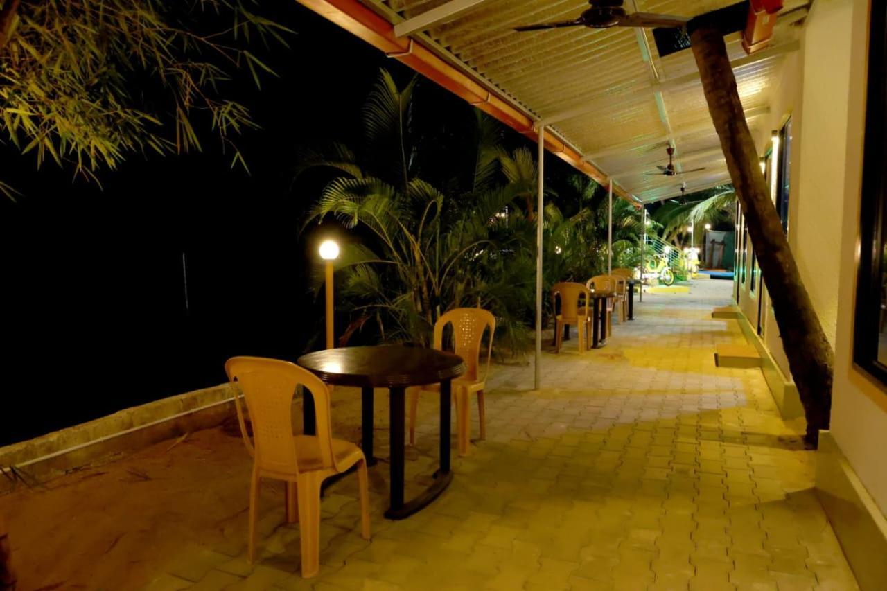 Hangout Kalyanpur Exterior photo