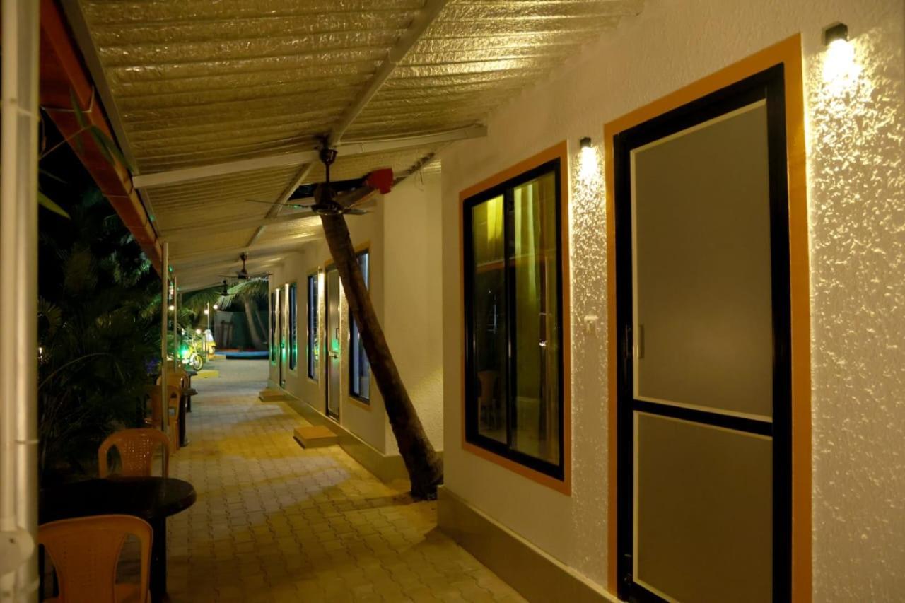 Hangout Kalyanpur Exterior photo